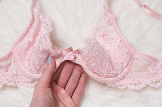 як правильно вибрати чашку бюстгальтера